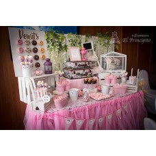 Mesa dulce lila y rosa 